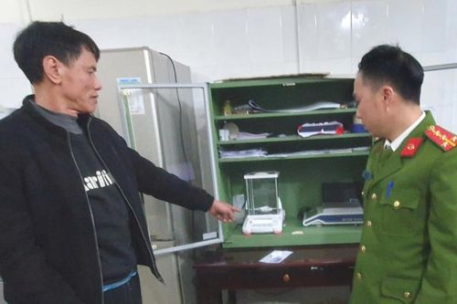 Bắt quả tang đối tượng tàng trữ trái phép chất ma túy tại xã Tam Kim