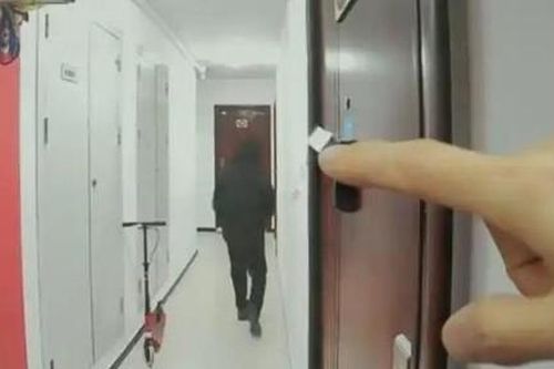 Những vụ trộm hy hữu: Kỳ 2: Cha, con và vụ khoắng 50 bưu kiện