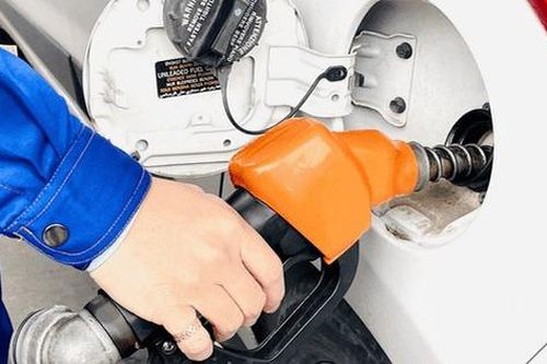 Giá xăng dầu tăng giảm đan xen, RON95 còn 18.631 đồng/lít