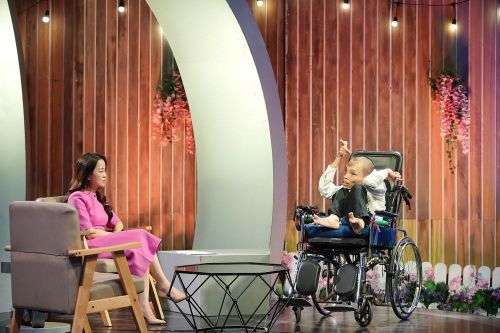 Người gieo hy vọng qua không gian đọc