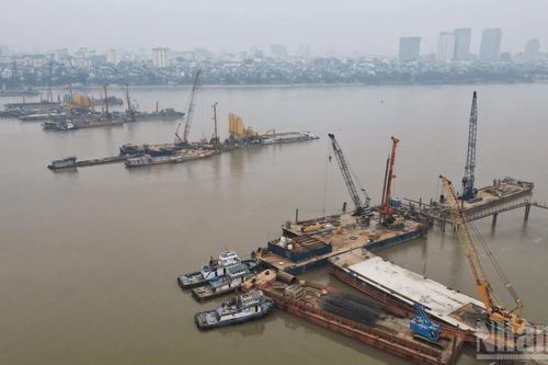 Thi công cầu Trần Hưng Đạo: Trục kết nối mới qua sông Hồng đang dần rõ nét