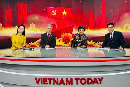 Hai MC trẻ lần đầu dẫn trực tiếp lễ khai mạc Đại hội Đảng XIV bằng tiếng Anh trên Vietnam Today là ai?