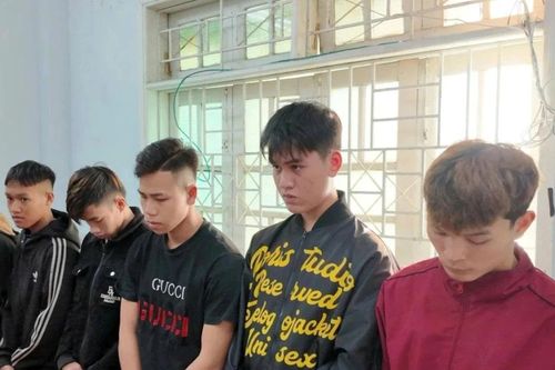 Vung dao hù dọa để bảo vệ bạn gái, thiếu niên 17 tuổi bị đối phương chém đứt gân chân