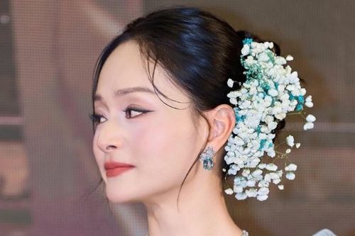 Diễn viên Lan Phương khóc nghẹn