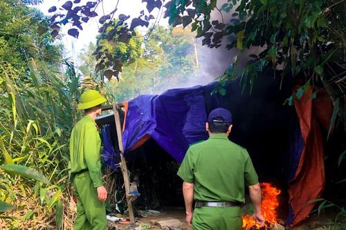 Công an truy quét vàng tặc ở Đà Nẵng