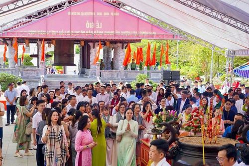 Tri ân nữ Anh hùng Võ Thị Sáu