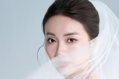 Nữ diễn viên phim giờ vàng VTV cùng lúc cưới trên phim lẫn ngoài đời