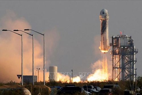 Blue Origin hoàn thành chuyến bay mới đưa con người vào không gian