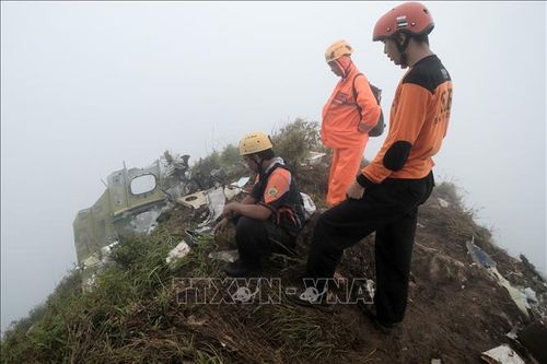 Tìm thấy thi thể toàn bộ 10 nạn nhân vụ rơi máy bay ở Indonesia