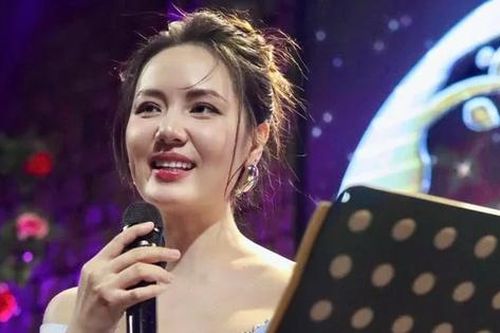 Ca sĩ Phương Linh bất ngờ 'công khai' tình cảm với nam thần showbiz