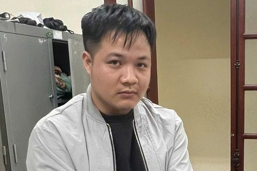 Xuống hầm chung cư lấy ô tô, chủ xe tức tốc trình báo Công an