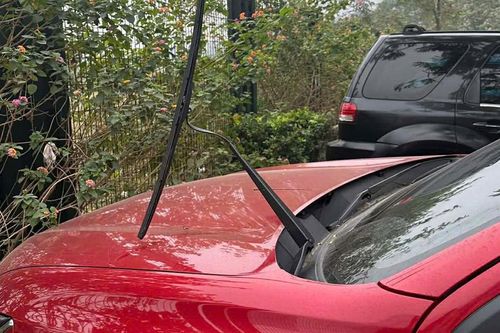 Công an xác minh việc hàng loạt ô tô của người dân chung cư bị phá hoại