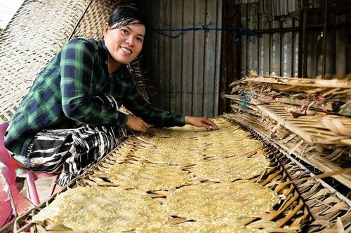 Làng nghề bánh tráng Mỹ Khánh vào mùa