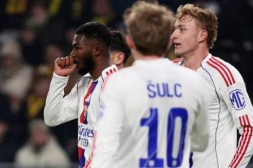 Siêu phẩm của Maitland-Niles giúp Lyon hạ nhọc Young Boys 1-0 tại Europa League