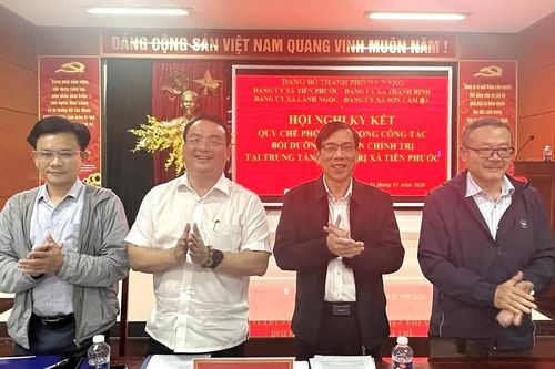 Xã Tiên Phước, Thạnh Bình, Lãnh Ngọc và Sơn Cẩm Hà ký kết phối hợp bồi dưỡng lý luận chính trị