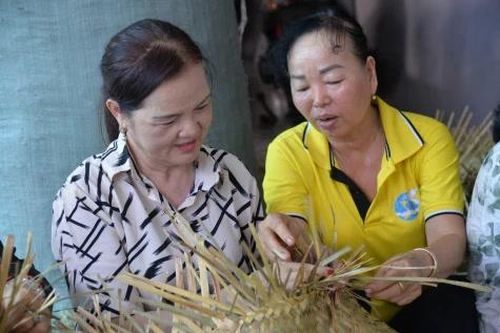 Chi hội trưởng phụ nữ gương mẫu, trách nhiệm