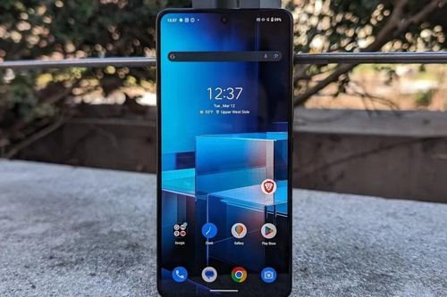 ASUS ngừng sản xuất điện thoại trong năm 2026