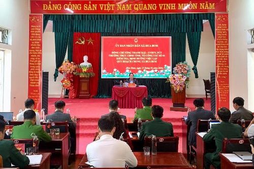 Tổ công tác số 1 của UBND tỉnh làm việc với xã Hua Bum