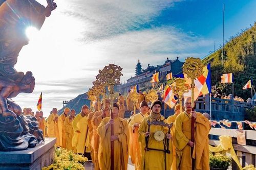 Fansipan: Trải nghiệm Lễ hội Mở Cổng trời và sắc xuân Tây Bắc dịp Tết Bính Ngọ 2026