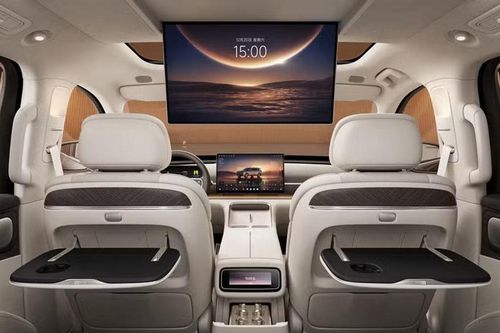 Leapmotor D19: SUV điện Trung Quốc giữ ổn định dù nổ lốp kép ở tốc độ 120 km/h