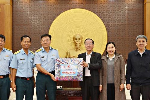 Sư đoàn Phòng không 377 thăm, chúc Tết Tỉnh ủy Lâm Đồng