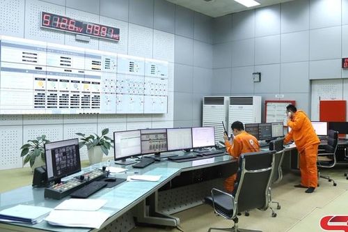 Tạo đà cho công nghiệp và thương mại bứt phá