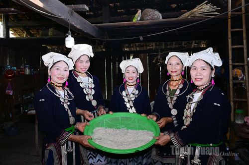 Giữ nghề làm bún tươi truyền thống của người Dao Tiền
