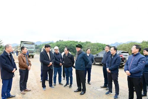 Phấn đấu hoàn thành mục tiêu khai thác 2 làn xe Dự án Cao tốc Tuyên Quang-Hà Giang trước Tết Nguyên đán