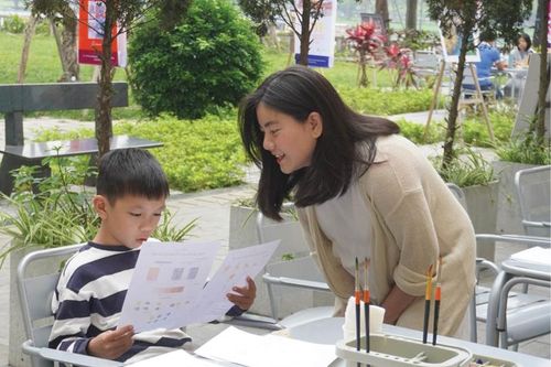 Giữ hồn Huế qua tranh minh họa