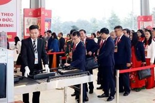 Thầm lặng góp thành công cho Đại hội