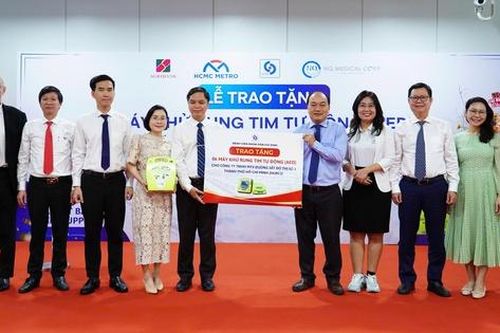 Tuyến metro số 1 được trang bị máy khử rung tim tự động, tăng năng lực cấp cứu khẩn cấp