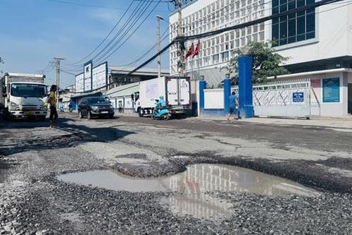 TP.HCM: Sửa chữa tạm đường Bến Nghé, Lưu Trọng Lư trước tết Nguyên đán
