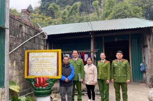 Bài 1: Giữ lửa Pác Bó từ những mái nhà cách mạng