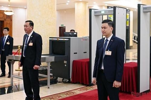 Bảo vệ an toàn Hội nghị lần thứ nhất Ban Chấp hành Trung ương Đảng khóa XIV