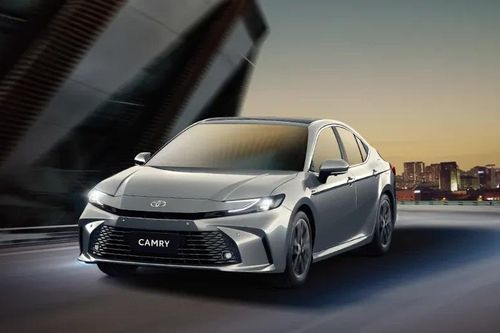 Xe hybrid của Toyota đồng loạt giảm giá
