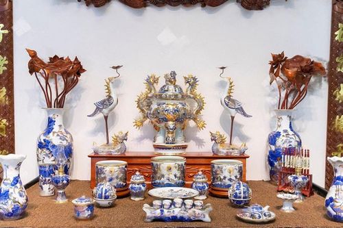Bát hương ông Mãnh đặt bên nào đúng phong thủy, phúc lộc dồi dào