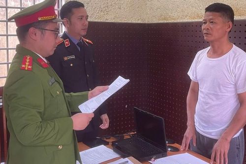 Gây tai nạn làm 2 người tử vong trong đêm, tài xế ô tô bị khởi tố