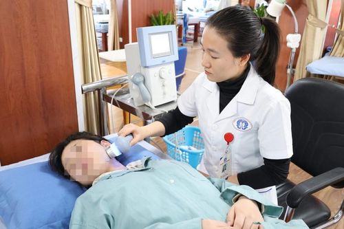 Liên tiếp 3 người trẻ bị đột ngột méo miệng sau khi ngủ dậy: Cảnh báo liệt dây thần kinh số 7 ngoại biên do lạnh