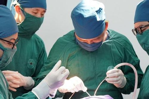 Từ triệu chứng đau đầu vùng trán, chóng mặt, nam thanh niên được phát hiện chấn thương sọ não