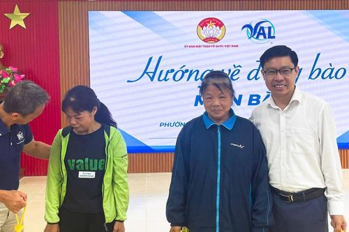 Cao Bằng huy động các nguồn lực chăm lo Tết cho gần 21.000 hộ nghèo