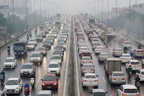 Giao thông Hà Nội sáng 24.1: Ùn ứ vành đai 3, cao tốc giảm tầm nhìn