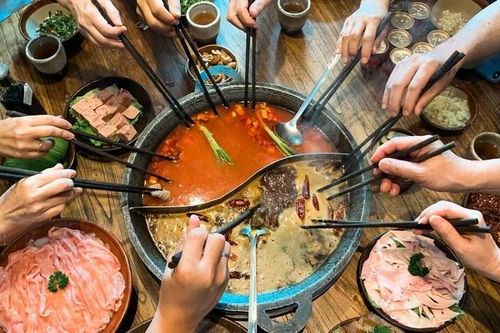 Tất niên tại gia: 5 món lẩu hot nhất 2026
