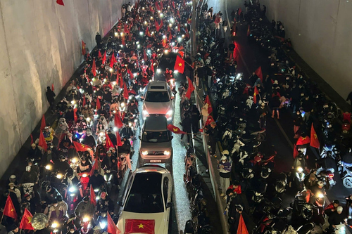 Người dân hân hoan ăn mừng U23 Việt Nam giành huy chương đồng U23 châu Á