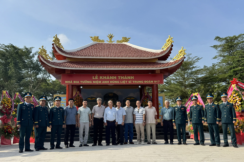 Trung đoàn Không quân 917 khánh thành Nhà bia tưởng niệm 18 Anh hùng liệt sĩ