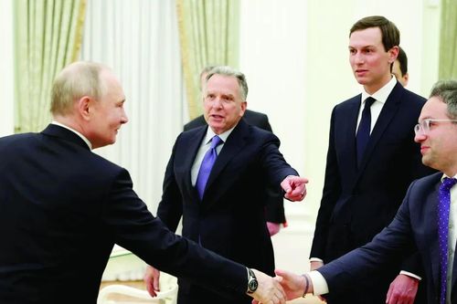 Đàm phán 3 bên đầu tiên về xung đột ở Ukraine