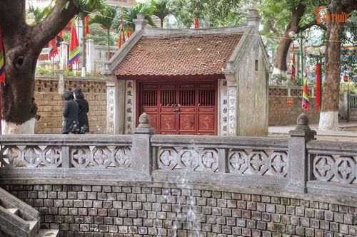 Lý giải biểu tượng lạ xuất hiện trong ngôi đền trấn Tây thành Thăng Long