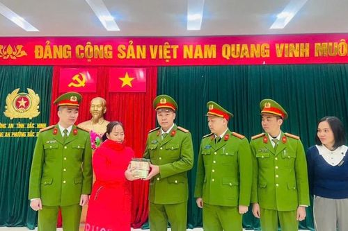 Bắc Ninh trao trả hơn 365 triệu cho công dân chuyển nhầm tài khoản