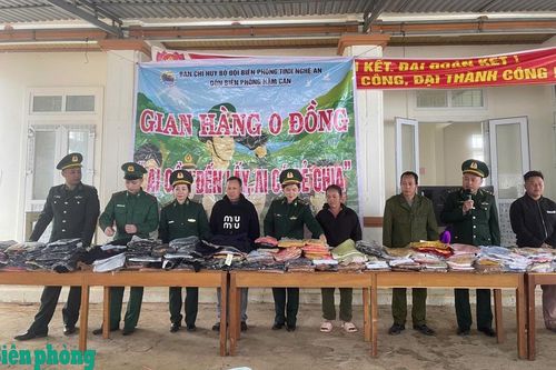Đồn Biên phòng Nậm Càn tổ chức 'Gian hàng 0 đồng' hỗ trợ nhân dân bản Na Cáng