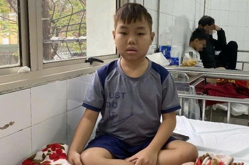 Người cha bất lực xin không nhập viện cho con suy thận giai đoạn cuối vì cạn tiền bạc