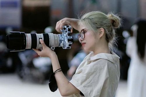 Những công việc giúp giới trẻ 'hái ra tiền' dịp Tết